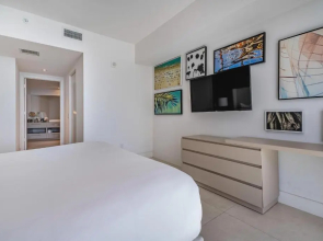 Ocean front 2 bedroom Hollywood Beach Resort 29th floor