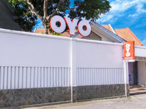 Super OYO 890 Dewi Fortuna Guest House