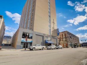 FRONTDESK Vue at 3rd St Apts Downtown Louisville