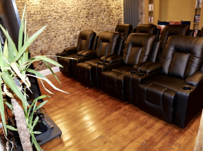 Luxury 9 Bed Manor House Hot Tub Cinema Room Skytv