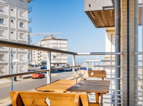 Duplex Near Zeedijk & Center With Sunny Balcony