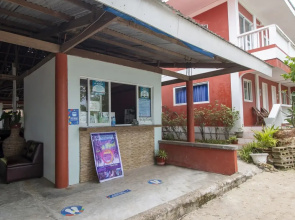 OYO 853 Malapascua Beach And Dive Resort