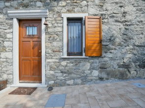 Lul Stone House With View of the Lake