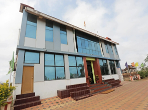 OYO 3072 Royal Villa