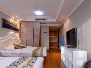 Dalian Yijia Apartment Peace Square