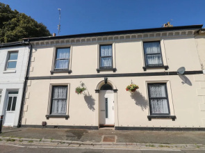 11 Magdalene Road