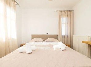 Villa Billia Cheerful 4 Bedroom Home w Ocean View