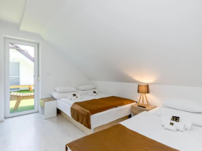 Pool & Whirlpool Art Villas
