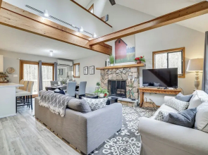 Pocono Pines Home w/ Private Hot Tub!