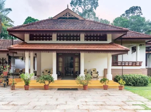 Crystal Homestay by Vista Rooms