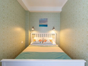 Dom Vverhdom Guest House