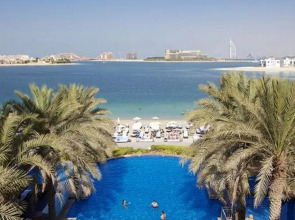 Mövenpick Jumeirah Lakes Towers Hotel