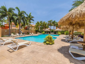 Upscale Gated Community Oasis Close to the Beach