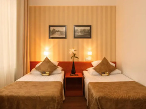 Kreutzwald Hotel Таллин