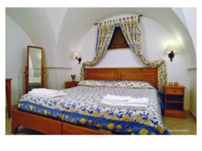 Spacious Triple Room in Ancient Masseria Near the sea in a Quiet Olive Trees