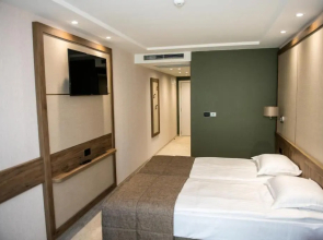 Arletti Hotel