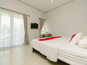 RedDoorz @ Jalan Demang Lebar Raya Palembang