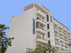 Collection O 702538 Navneeta Grand