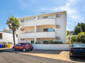 Nice Home in Malinska With Wifi and 1 Bedrooms