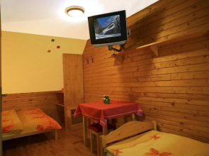 Penzion a drevenica pri Hati