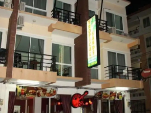 Tropical Sands Sport Bar And Guest House