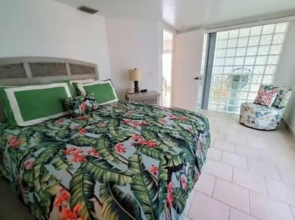 Patio Condo Direct Ocean - Sleeps 6 Guests Pa101