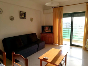 Apartment with One Bedroom in Armação de Pêra, with Pool Access, Terrace And Wifi - 500 M From the Beach