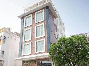 Goroomgo Royal Crown Puri