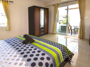 Villa Waree 5 minutes from City and Beach