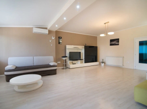 Holiday House Flego
