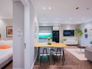 2BR luxury seaview apt 2' walking to the beach