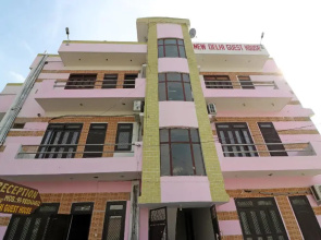 New Delhi Guest House By OYO Rooms