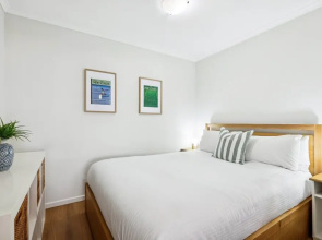 Bright 1-bed With Great Views & Amenities