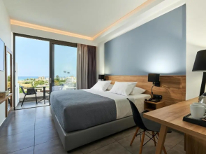 Amounda Bay Hotel
