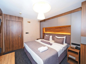 Seres Hotel Old City