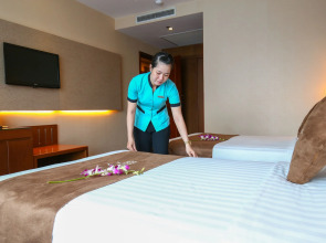 Eden Star Saigon Hotel