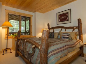 Comstock Lodge at Deer Valley Resort - Two Bedroom Condo with Hot Tub #202 2 Condo