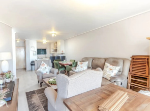 Lagoon Beach by  Cape Town Holiday Apartments