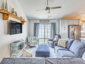 Walk to Ocean: Sunny Surfside Beach Home!