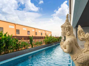 The Thames Pool Access Resort SHA+