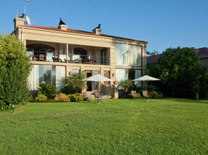 Leopardsong Manor