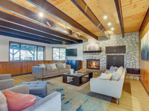 3 Decks, Game Room + Views: Lake Arrowhead Home!