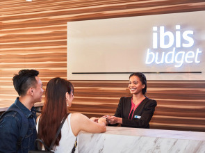 Ibis Budget Singapore Crystal