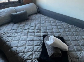 Artistico-Styled Studio Loft Sleeps 5