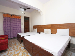 SPOT ON 43285 Hotel Anand Bhawan
