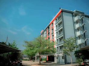 พีลาตุส อพาร์ทเม้นท์ (Pilatus Apartment)