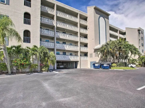 Beachfront Redington Shores Condo w/ Pool!