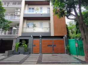 Let'stay DLF Phase- 1, Gurugram