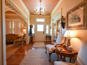 Das Meyer Haus - Luxe Victorian