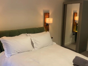 Luxury 2 Bed 2 Bath Apartment in Bath City